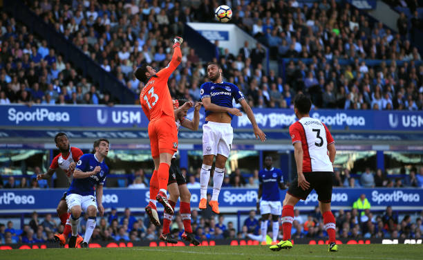 他冷静地控 他冷静地控