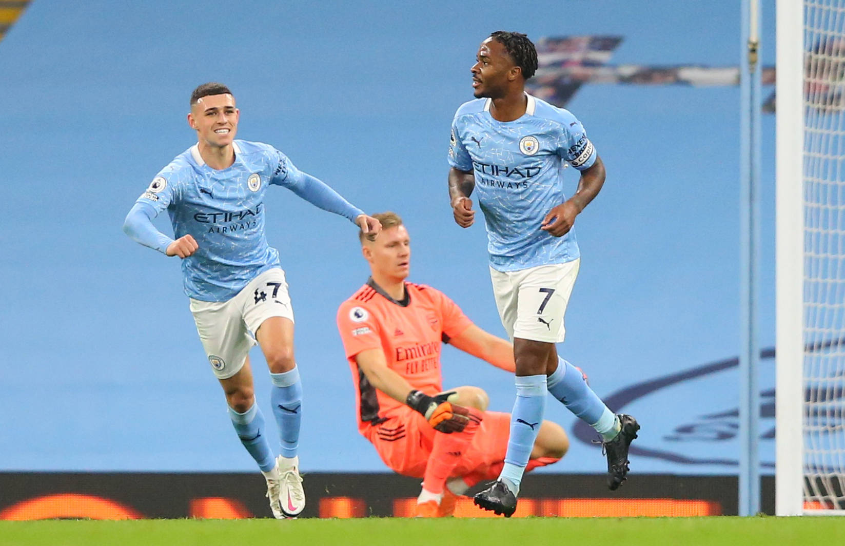 他不仅用一 他不仅用一